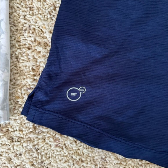 2 Puma Tops - Picture 8 of 9